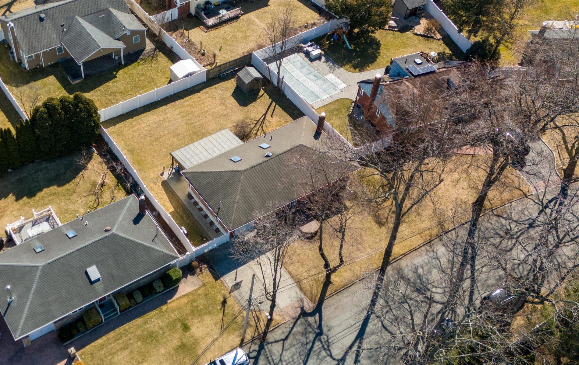 16 Rosalie Place, Commack, NY 11725