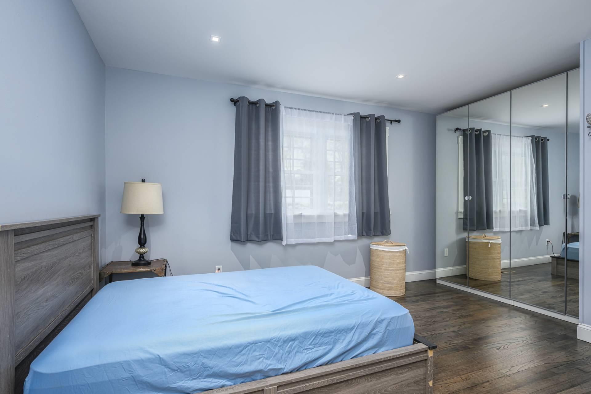 8 Atlantic Avenue, Hampton Bays, NY 11946