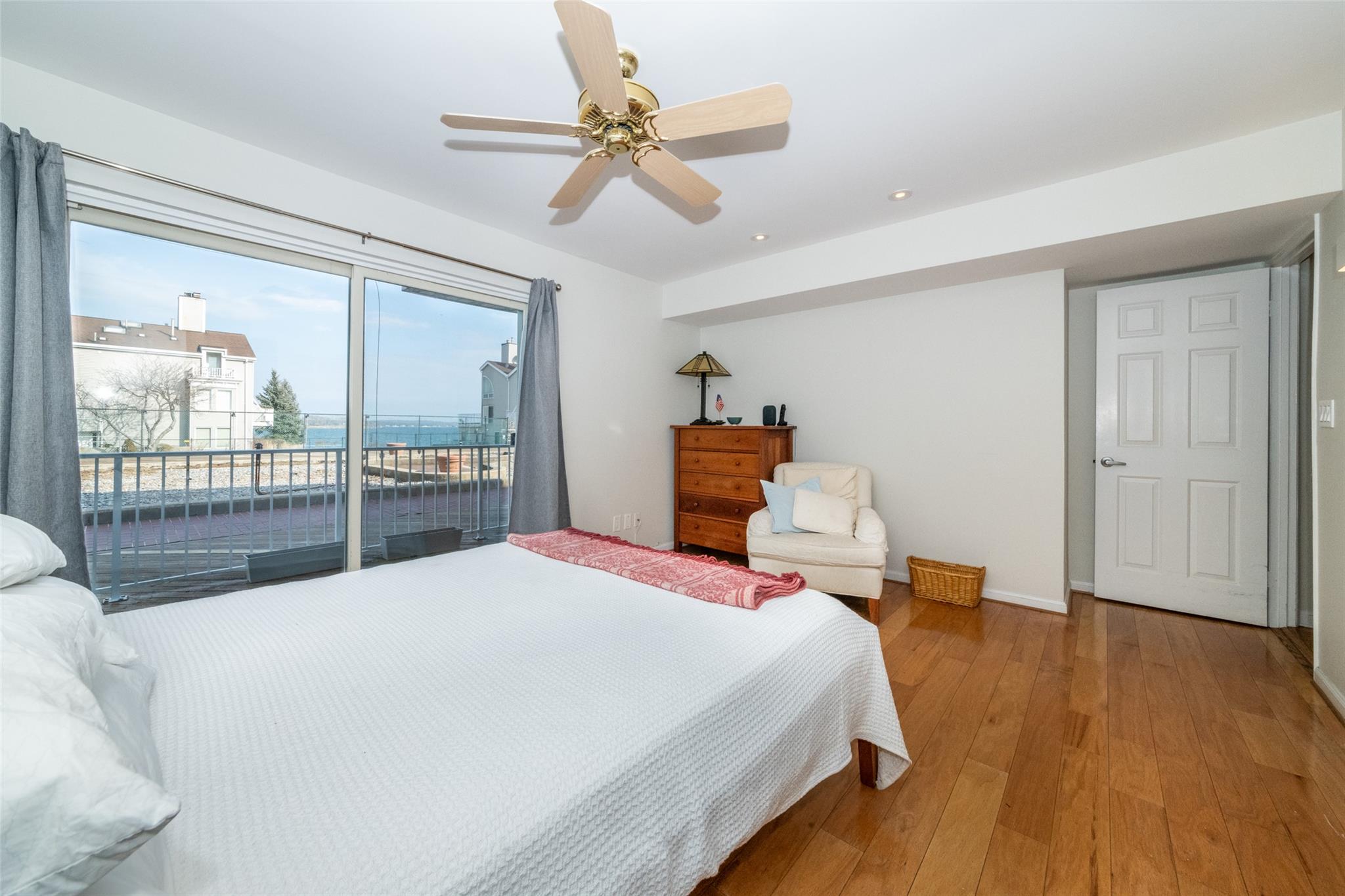 26 Deepwater Way # 44, Bronx, NY 10464