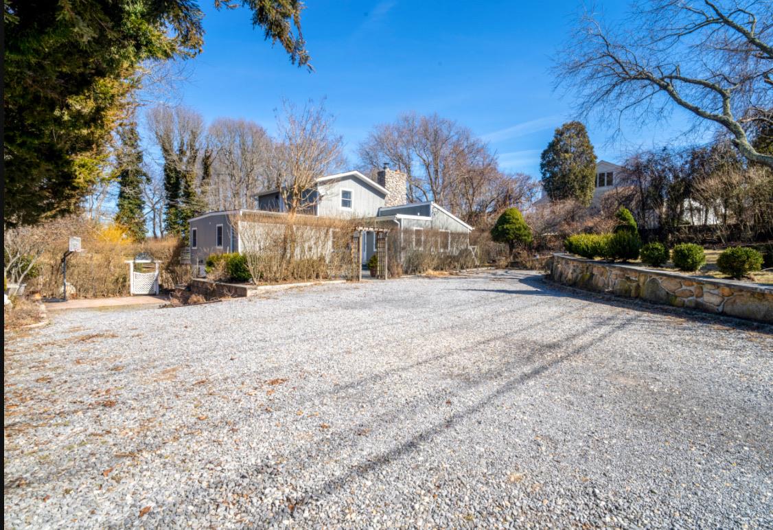 64 Fairview Avenue, Montauk, NY 11954