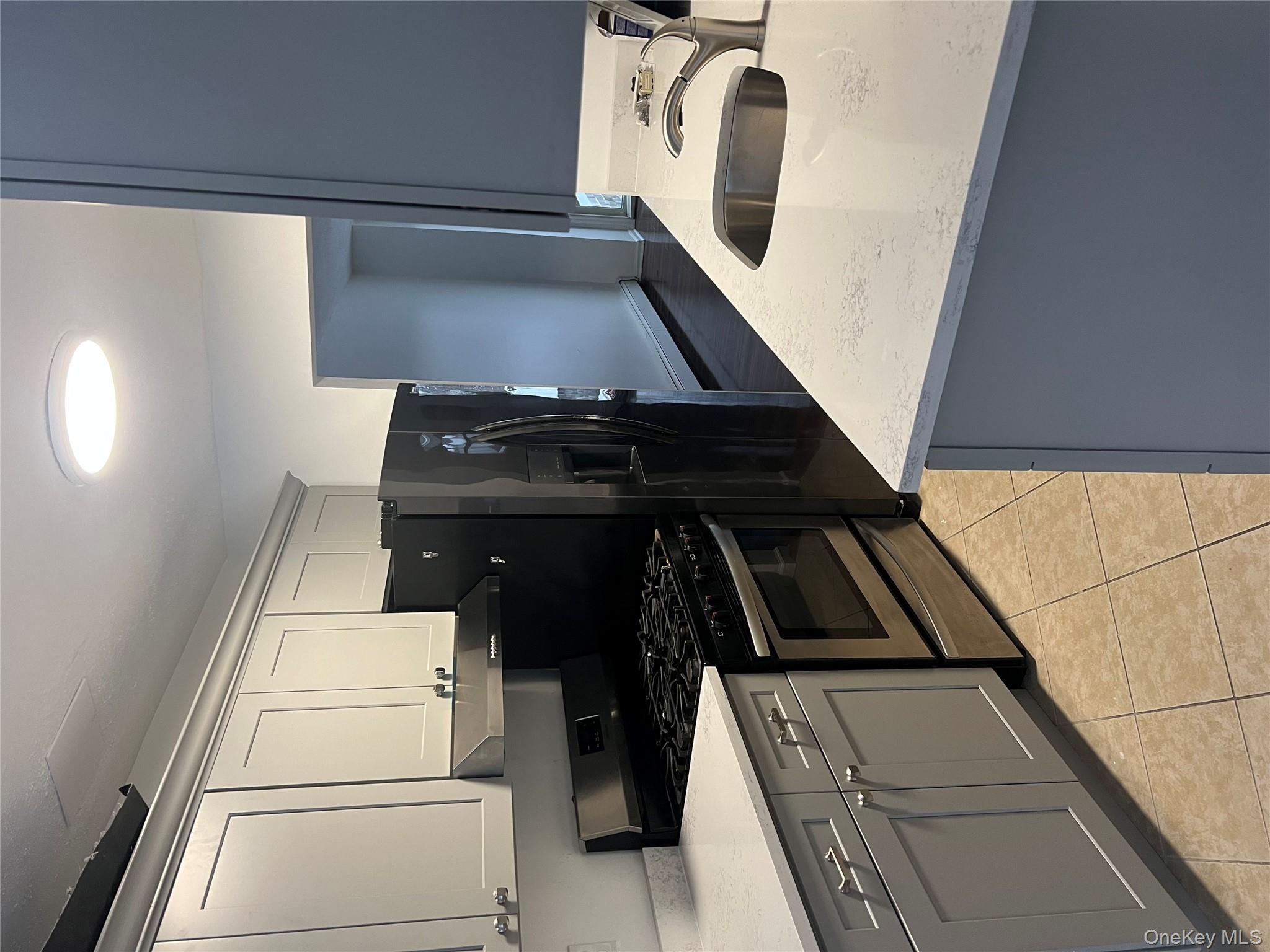 30 Roundtree Court, Beacon, NY 12508