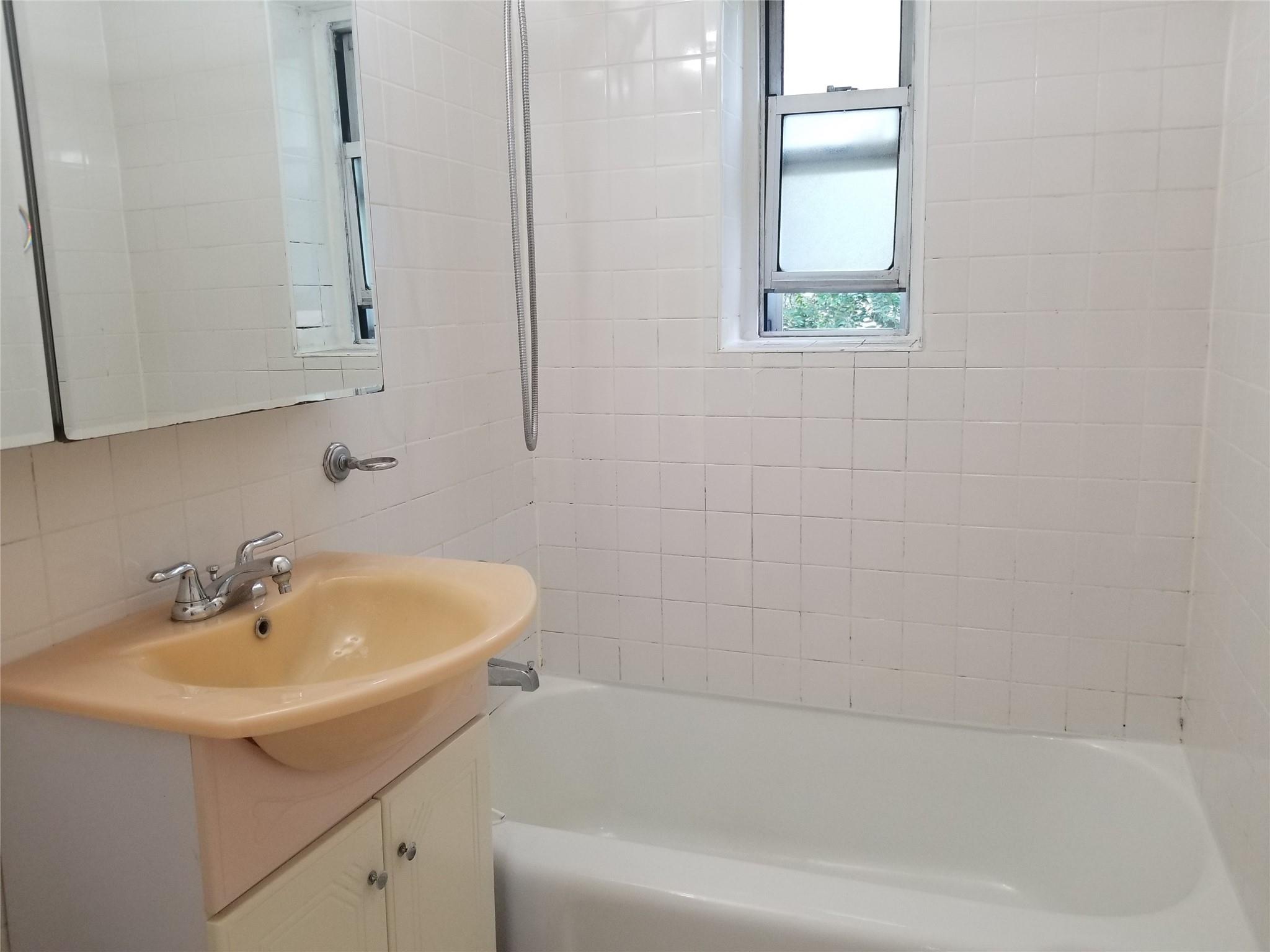 111-16 66th Avenue # 3C, Forest Hills, NY 11375