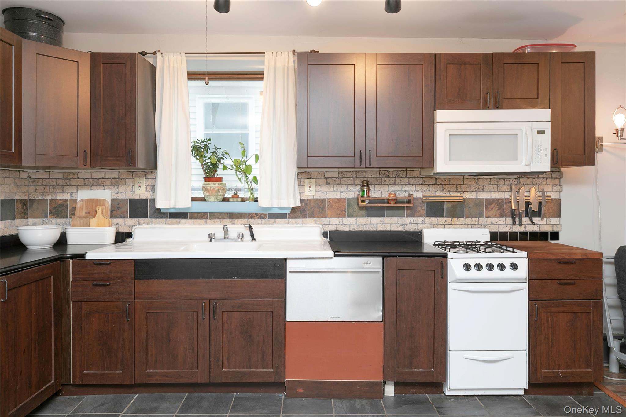 68 Tier Street, Bronx, NY 10464