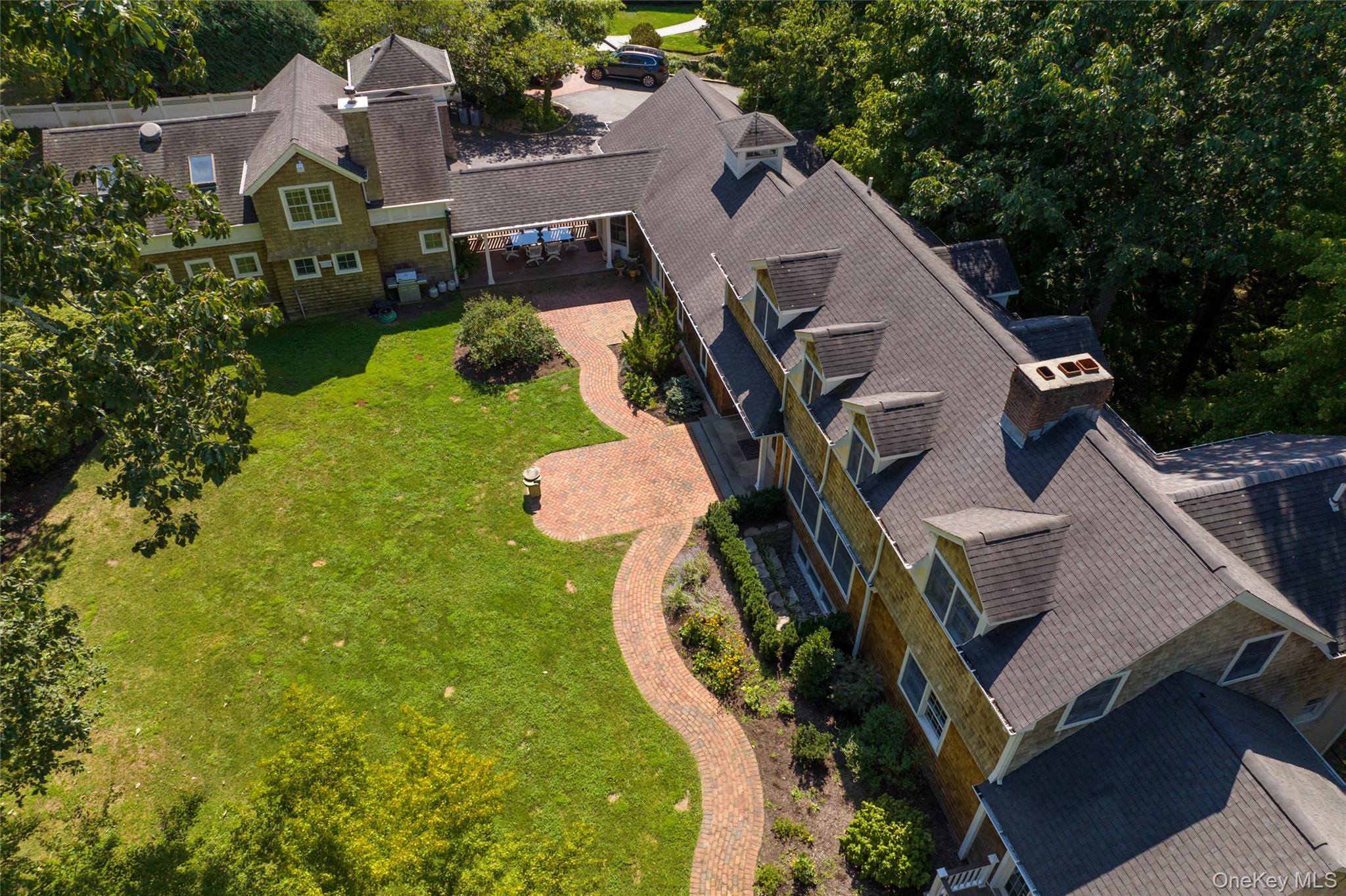 6 Camel Hollow Road, Lloyd Harbor, NY 11743