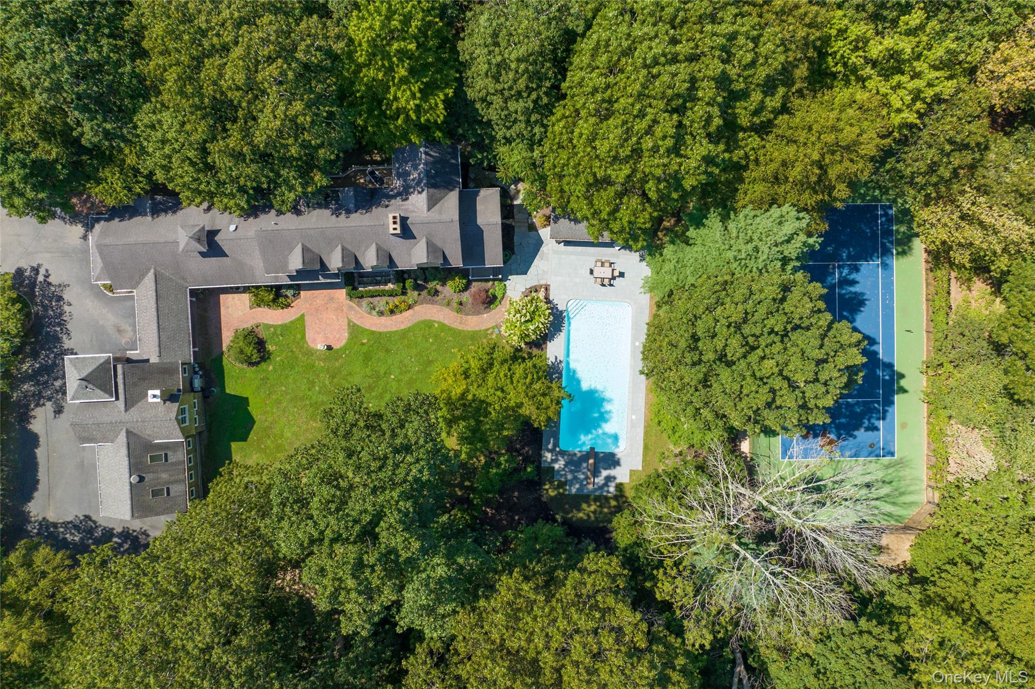 6 Camel Hollow Road, Lloyd Harbor, NY 11743