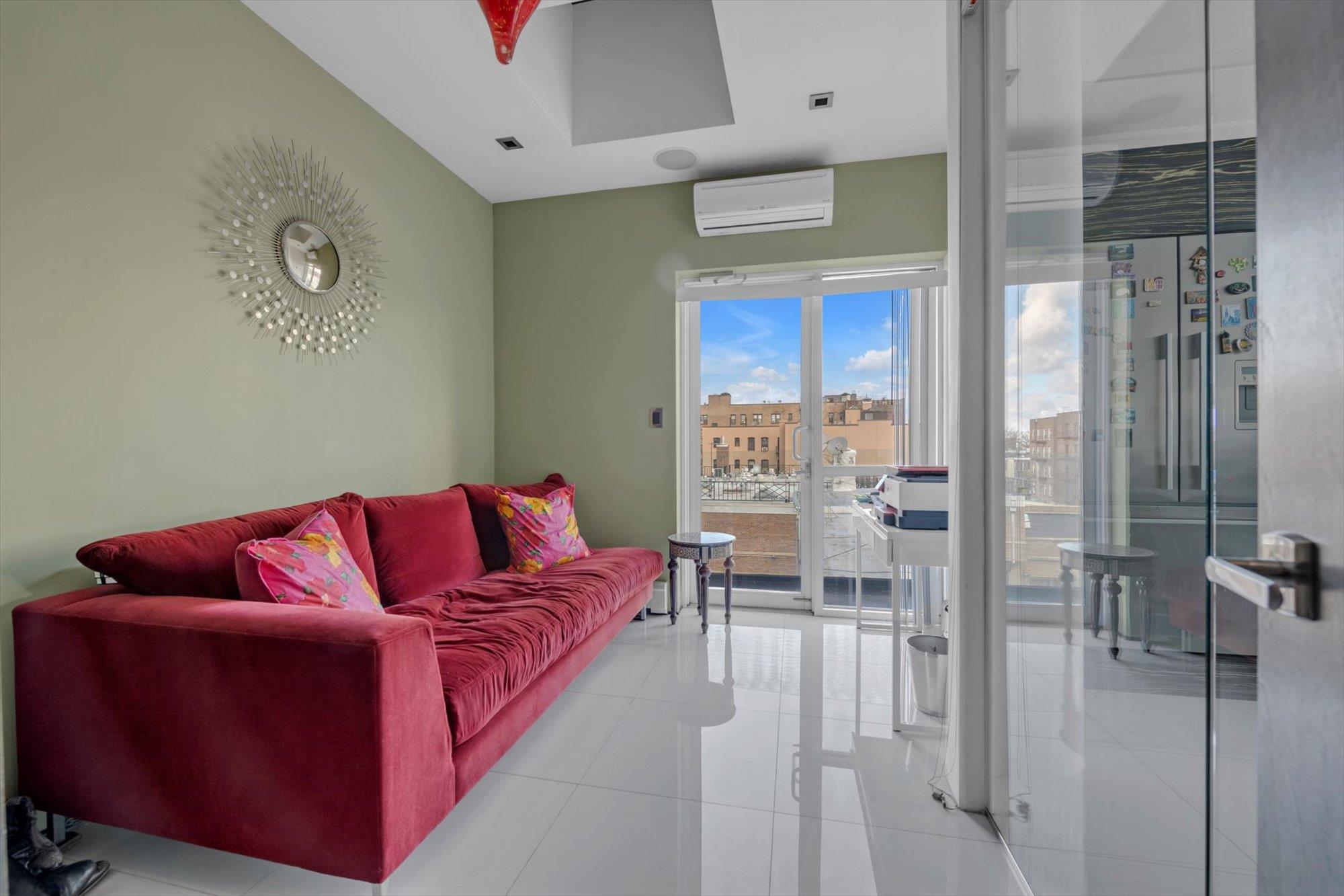 21-70 31 Street # 4PH, Astoria, NY 11105