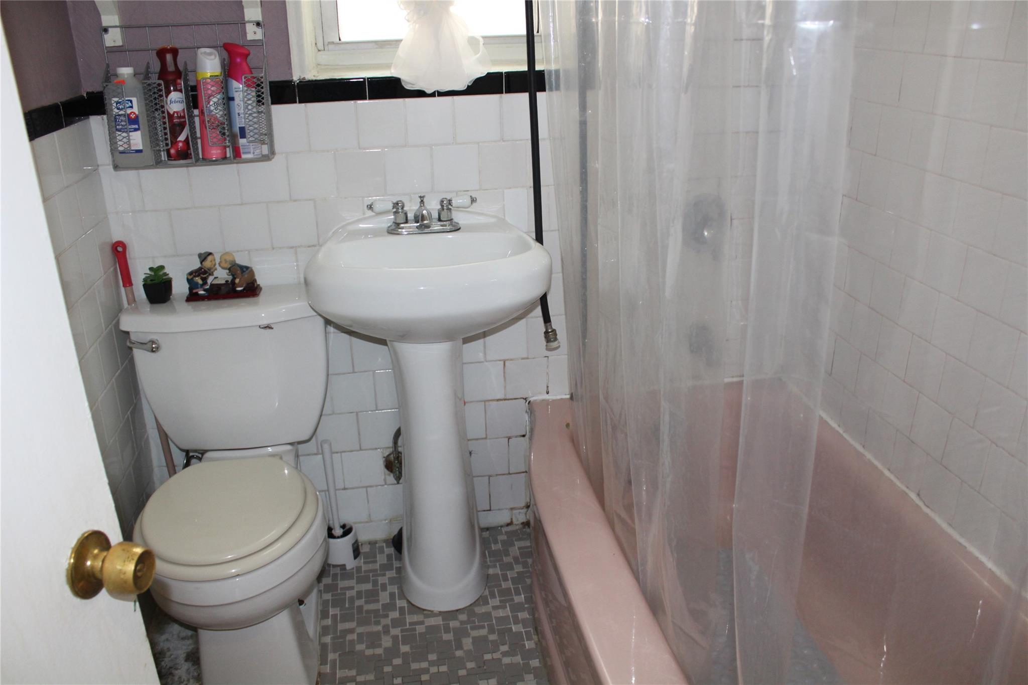 1612 Haight Avenue, Bronx, NY 10461