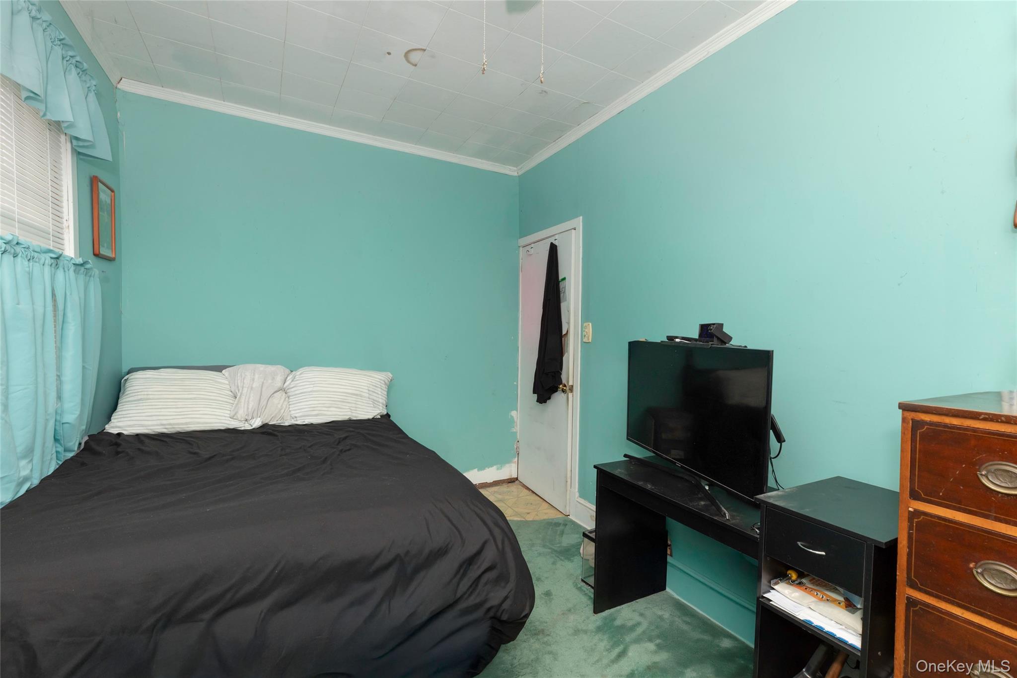 690 Minnieford Avenue, Bronx, NY 10464