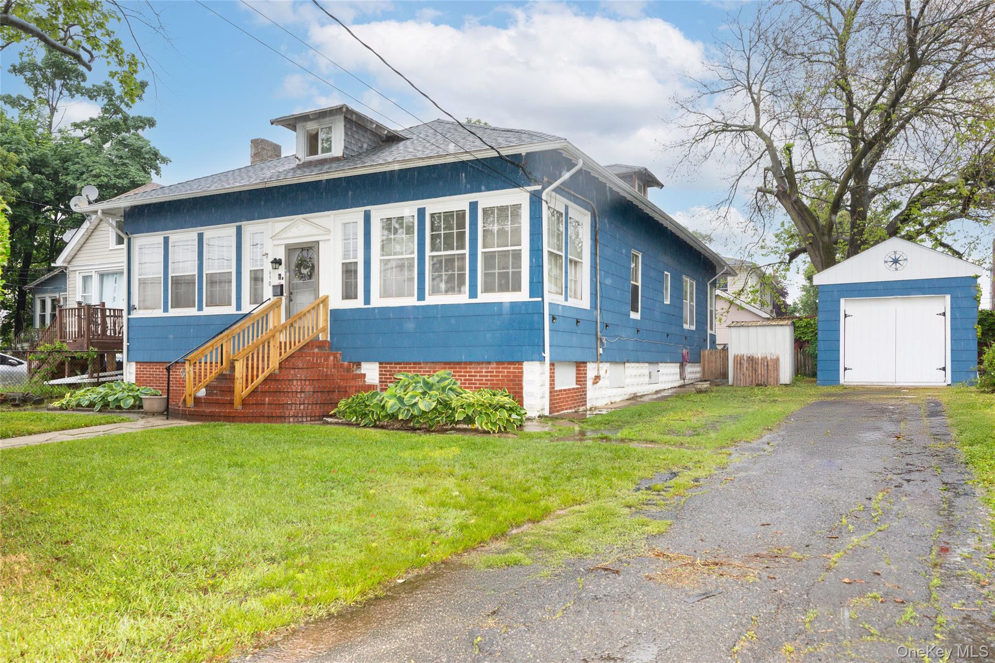 690 Minnieford Avenue, Bronx, NY 10464