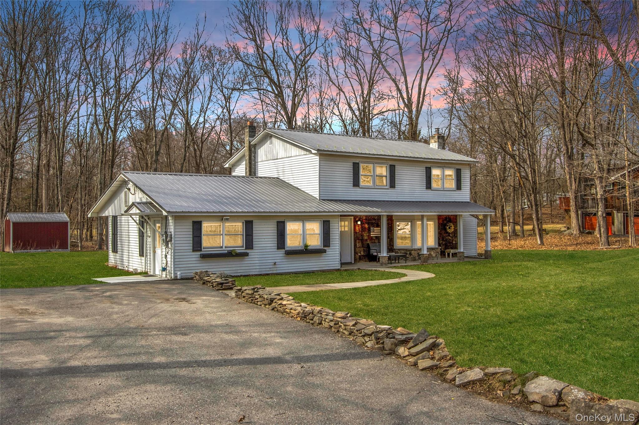 611 Twin Arch Road, Rock Tavern, NY 12575