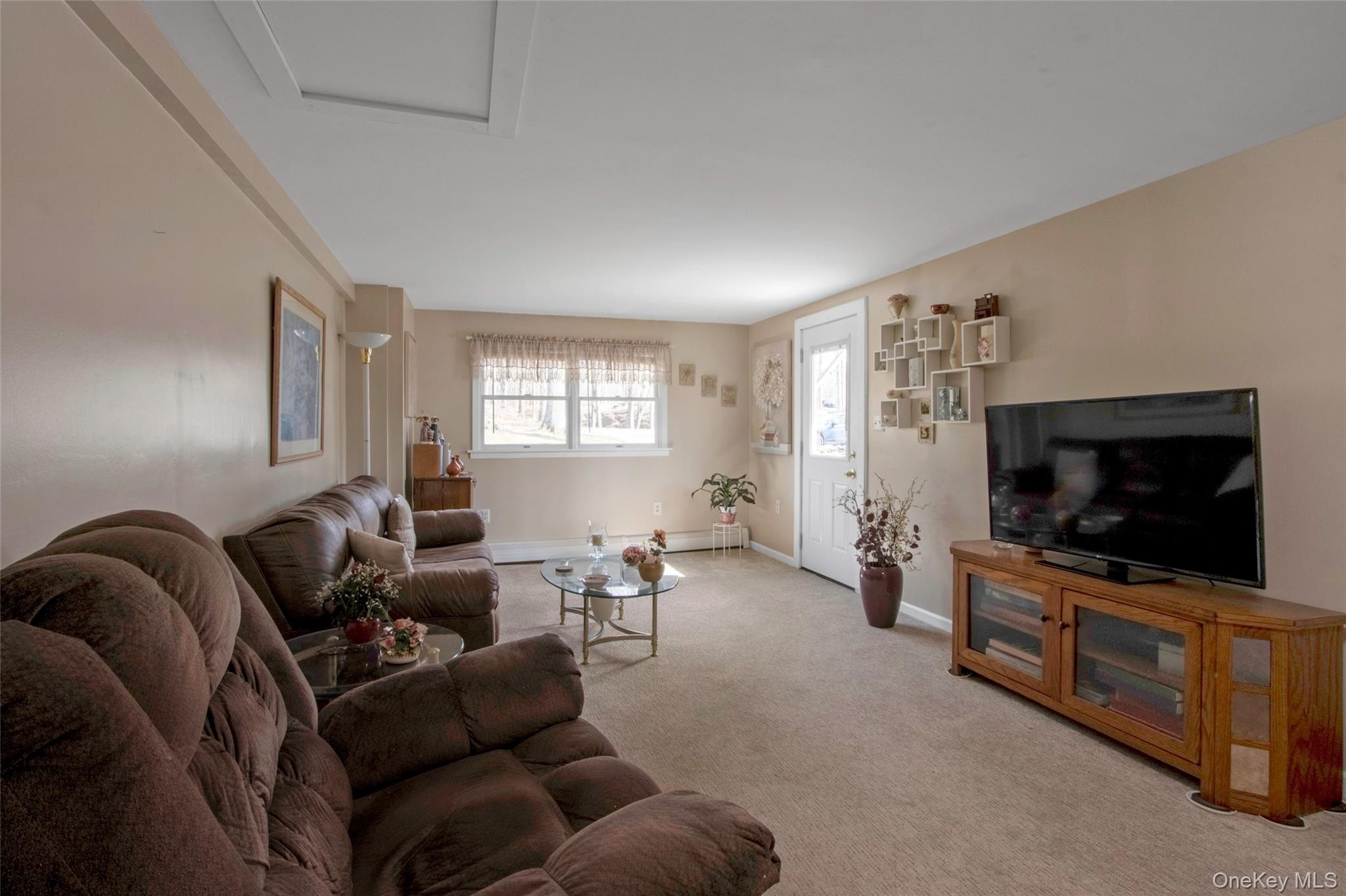 611 Twin Arch Road, Rock Tavern, NY 12575