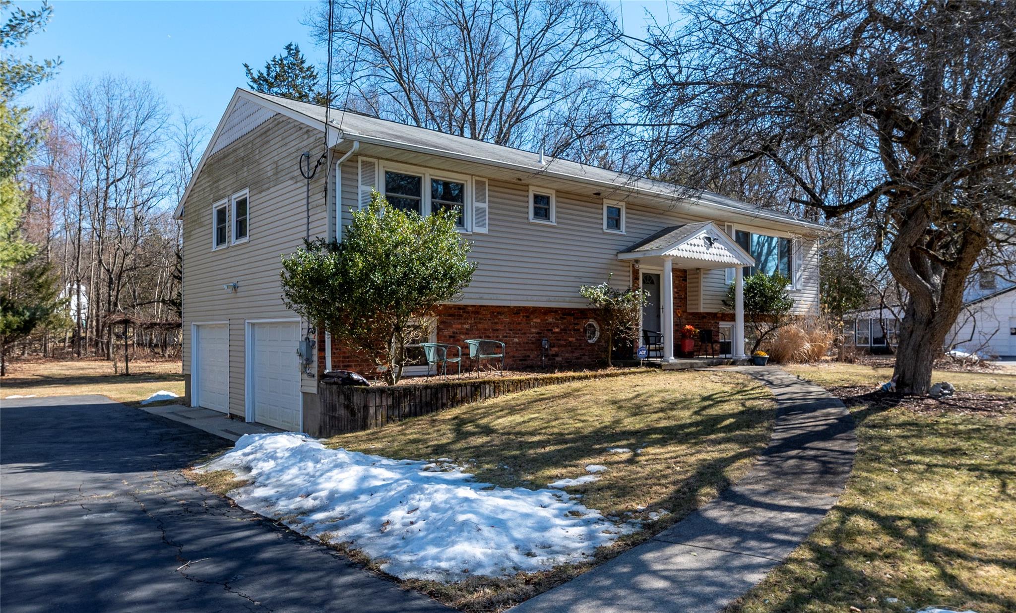 4 Laura Lane, Spring Valley, NY 10977