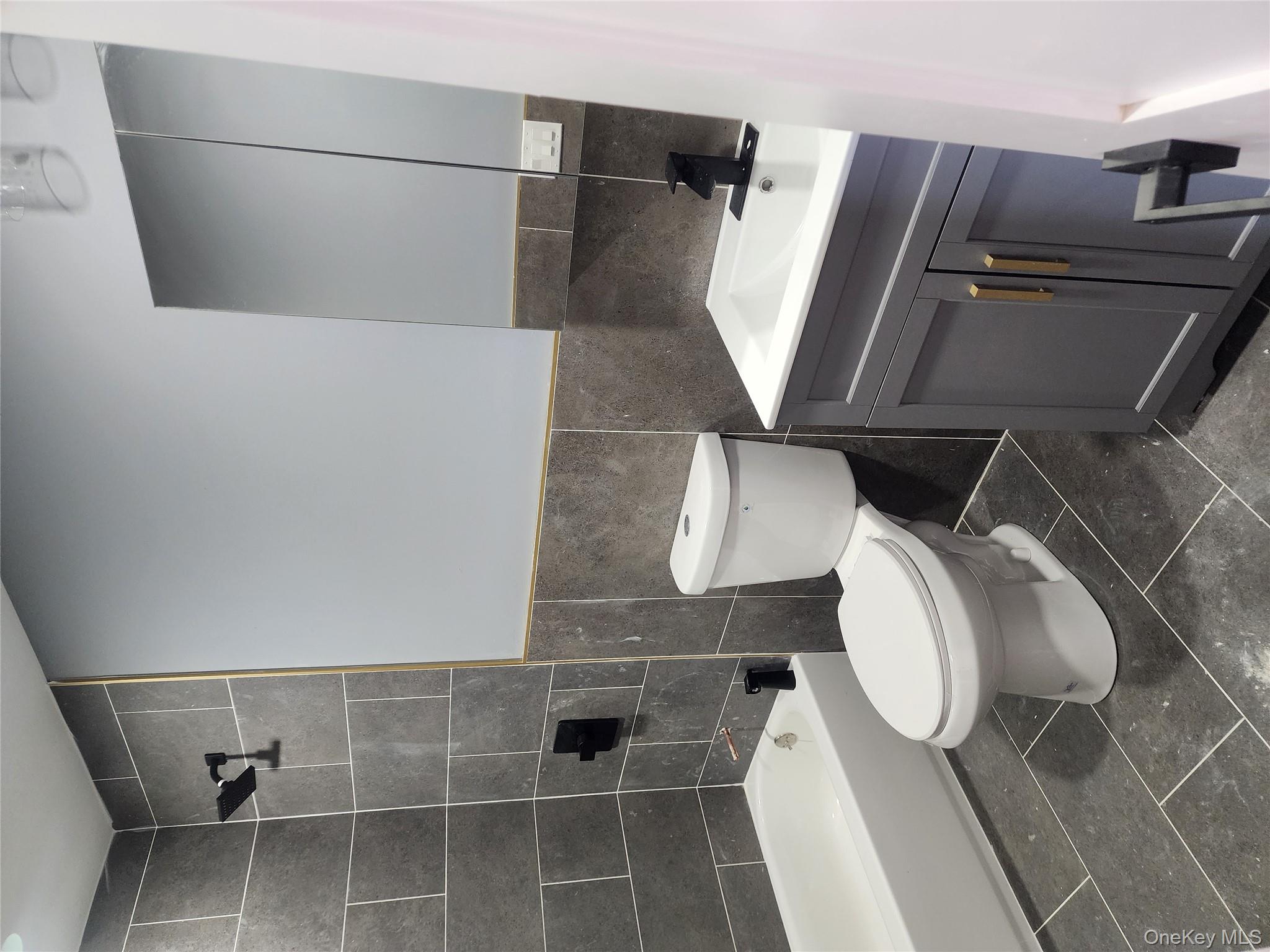 274 S10th Street, Lindenhurst, NY 11757