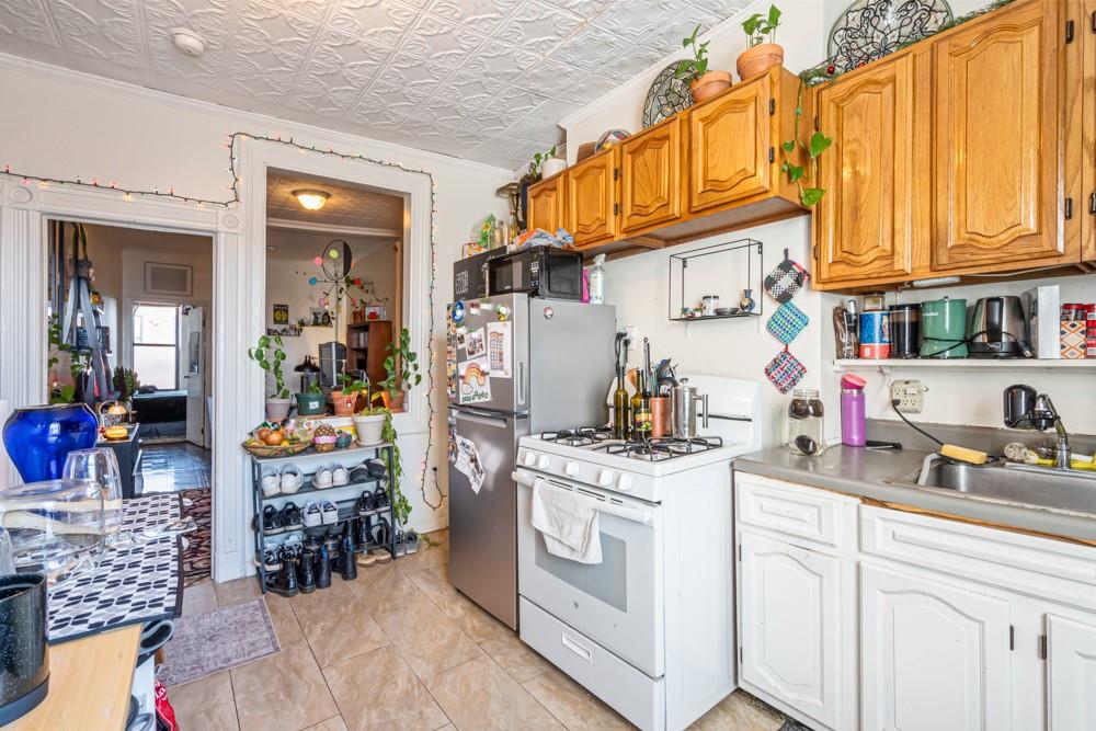 656 Henry Street, Brooklyn, NY 11231