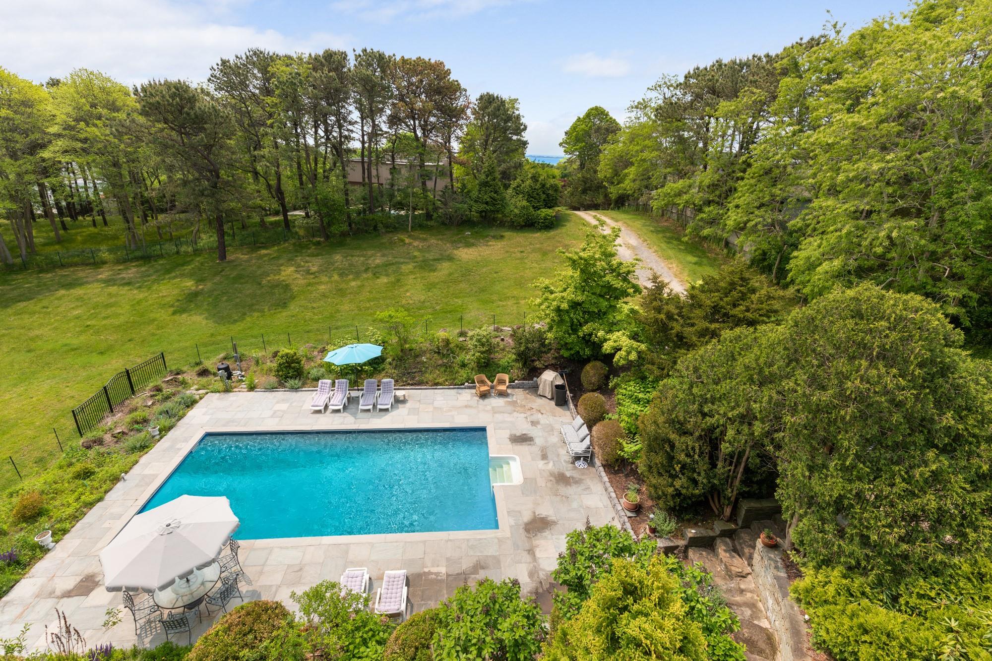 20 Scotch Mist Lane, Southampton, NY 11968