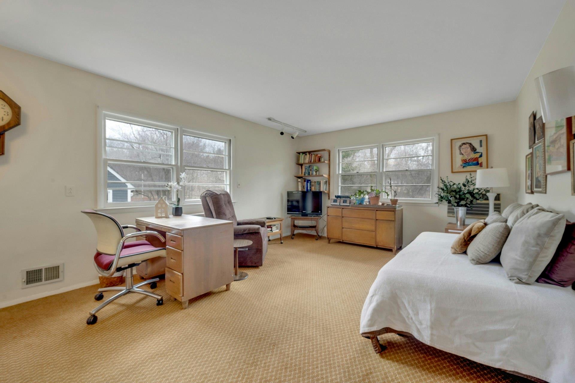 180 N Hampton Drive, White Plains, NY 10603