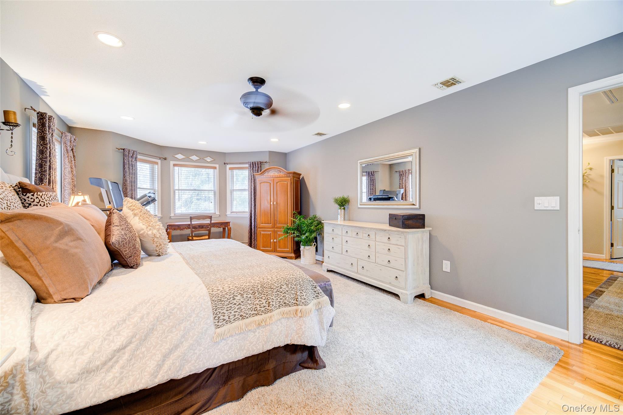 28 Haskell Avenue, Airmont, NY 10901