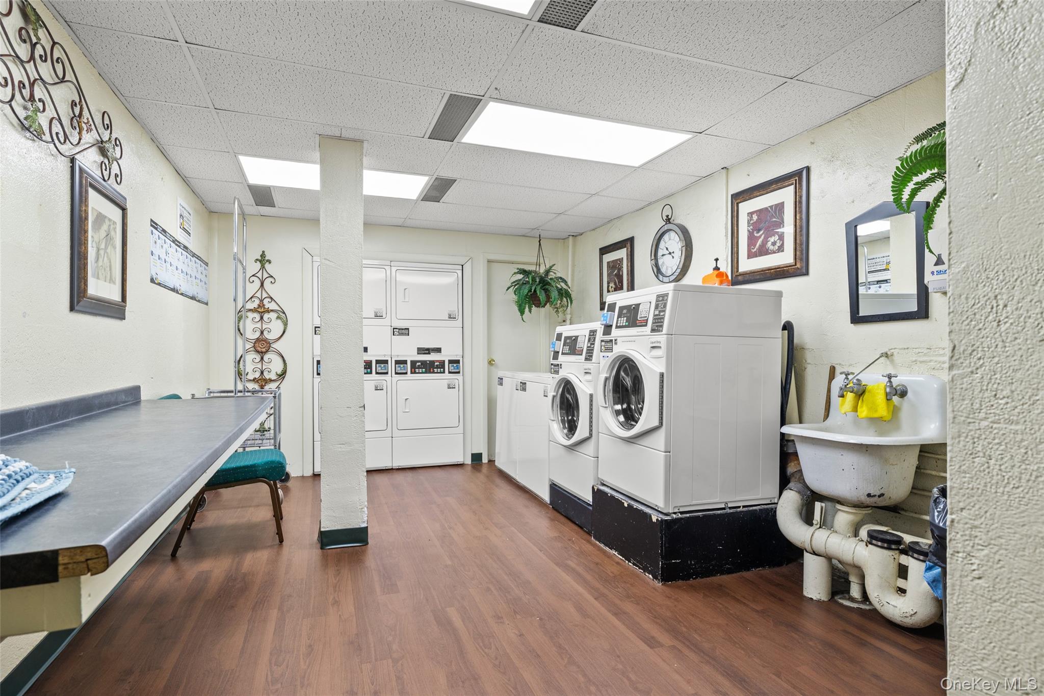 504 Merrick Road # 2k, Lynbrook, NY 11563