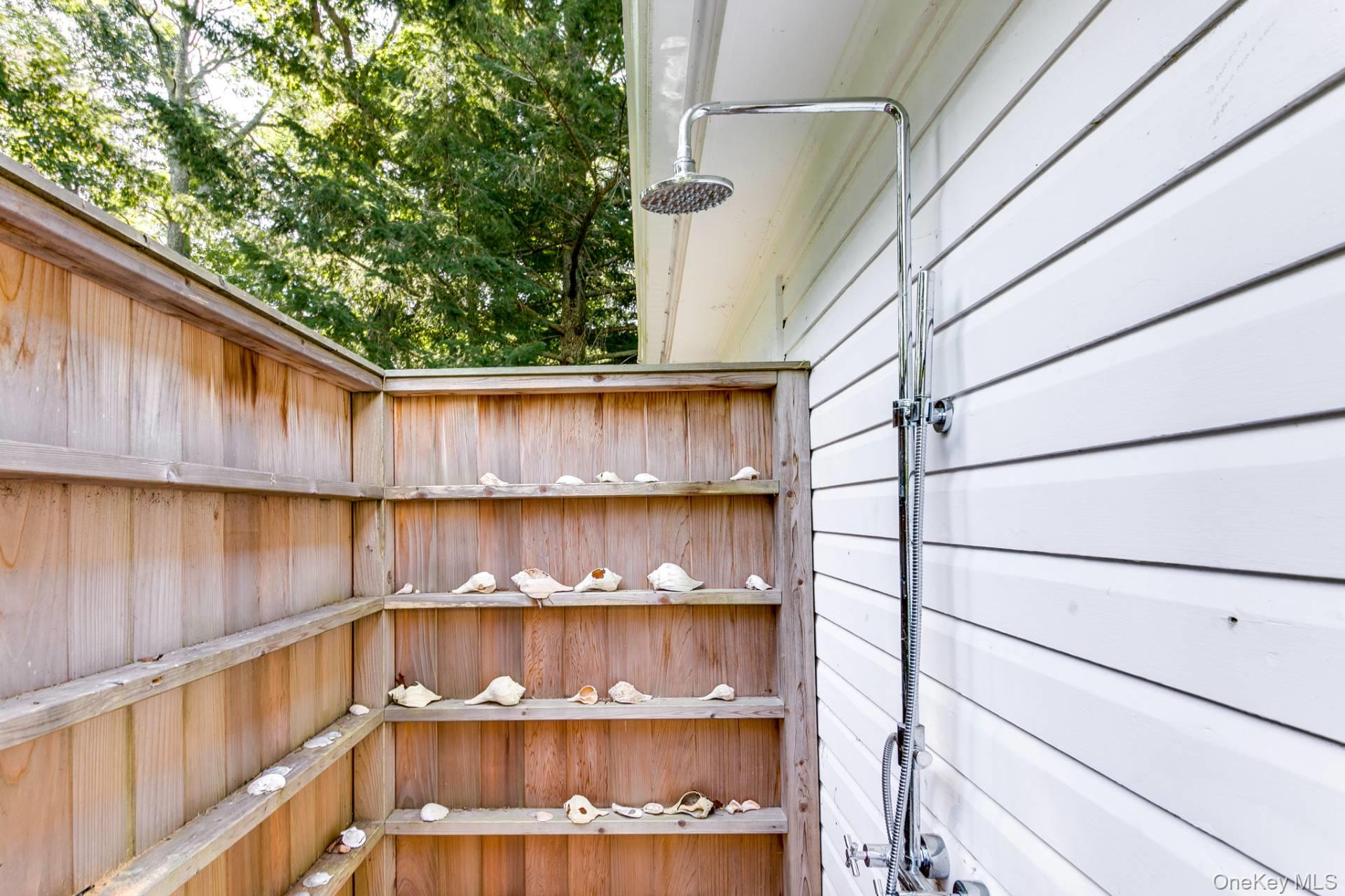 8 Gardiner Way and 15A Harbor Lane, Shelter Island, NY 11964