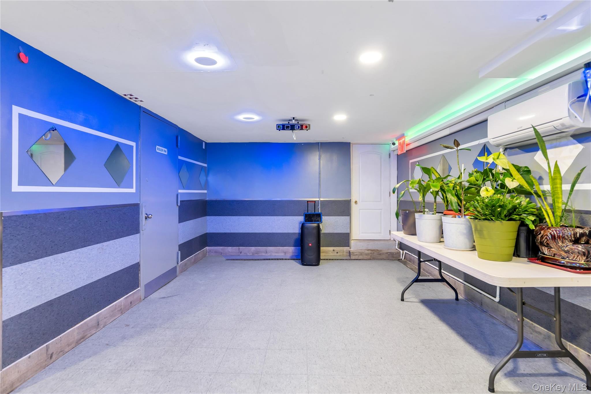 91-08 43rd Ave, Elmhurst, NY 11373