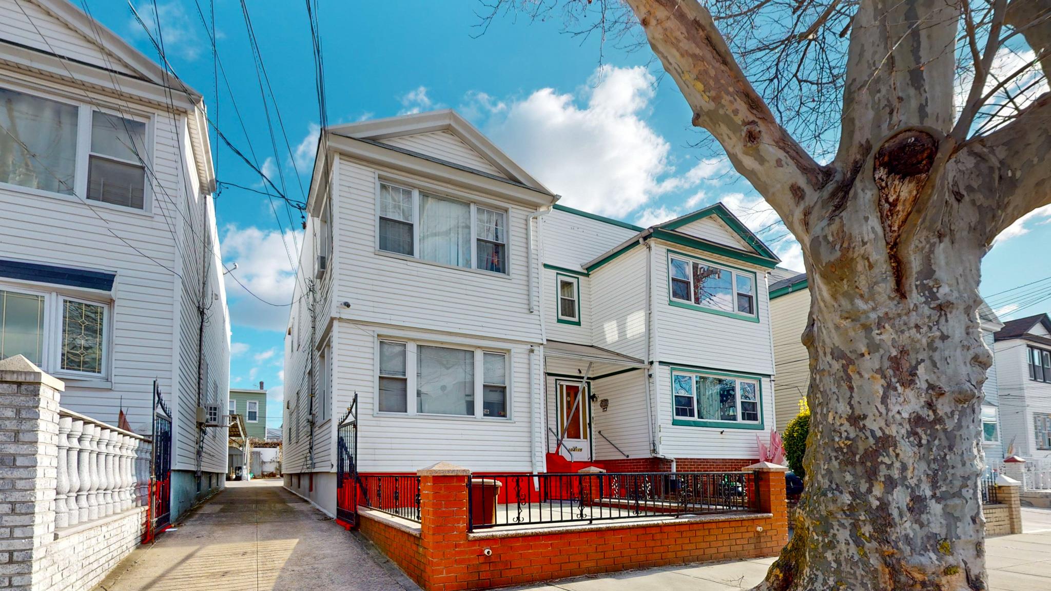 104-13 106th St, Ozone Park, NY 11417