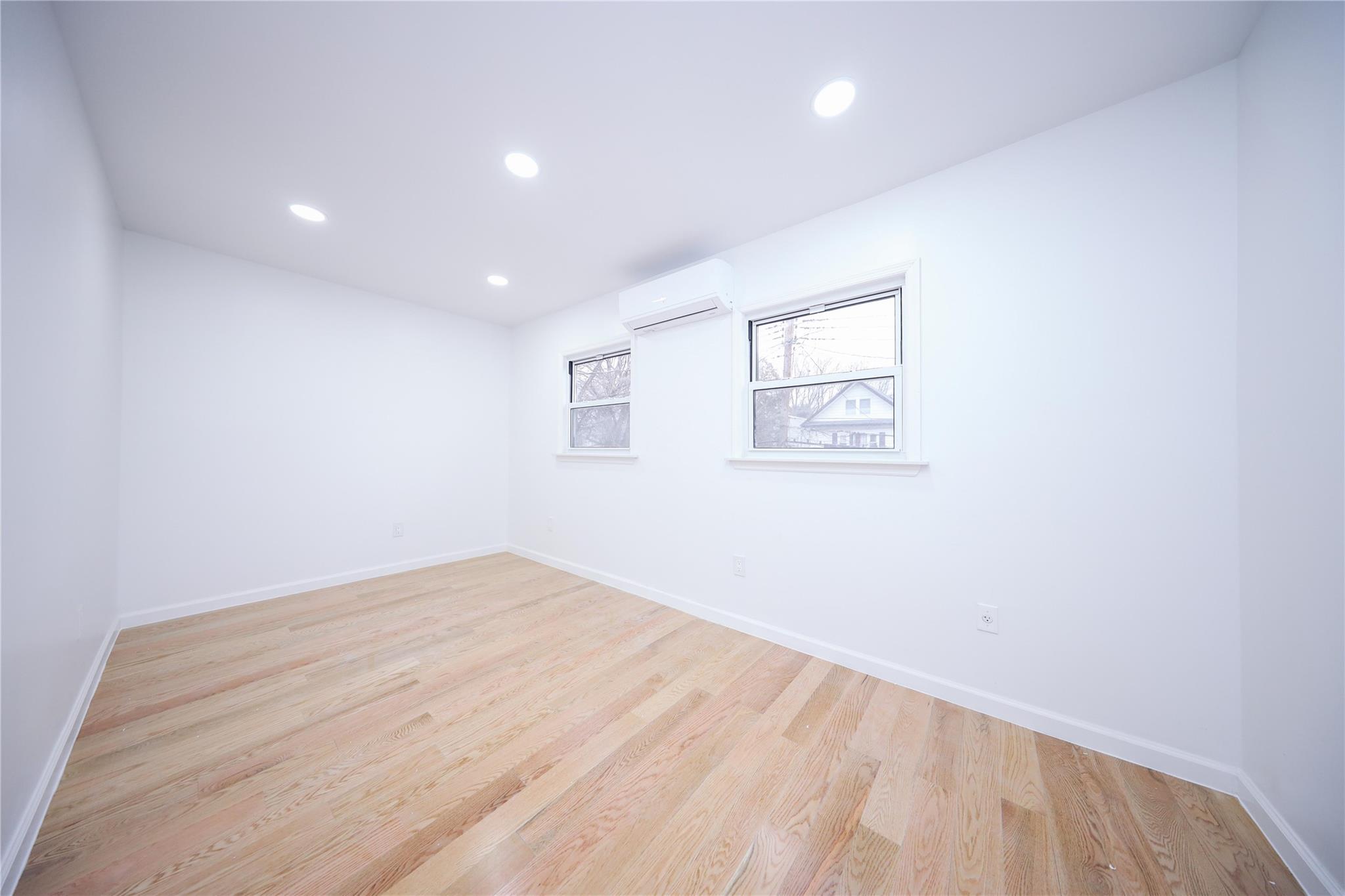 84 Elm Street, Staten Island, NY 10310