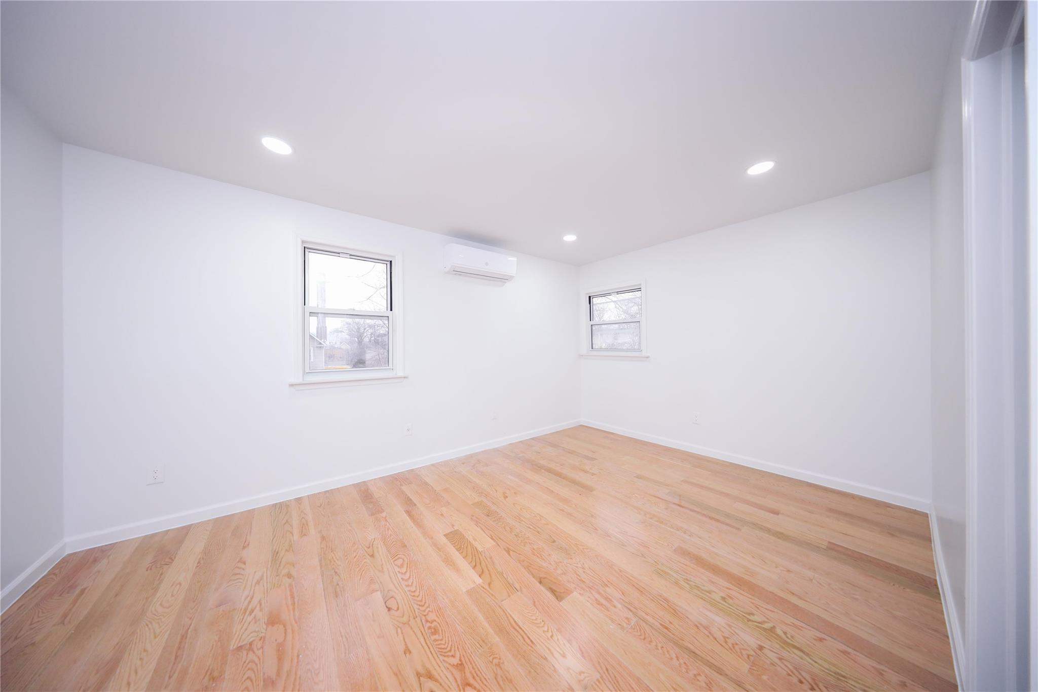 84 Elm Street, Staten Island, NY 10310