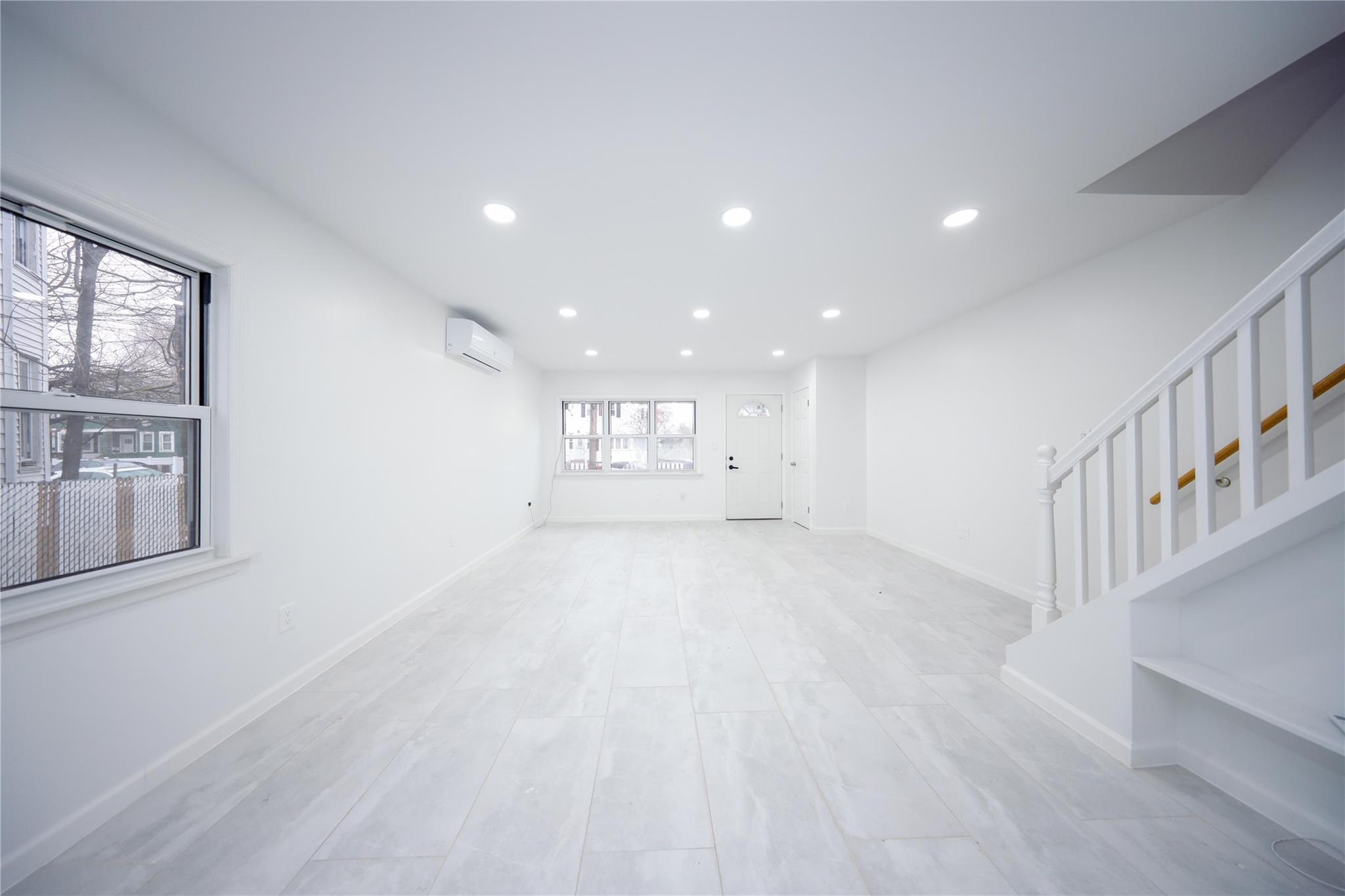 84 Elm Street, Staten Island, NY 10310
