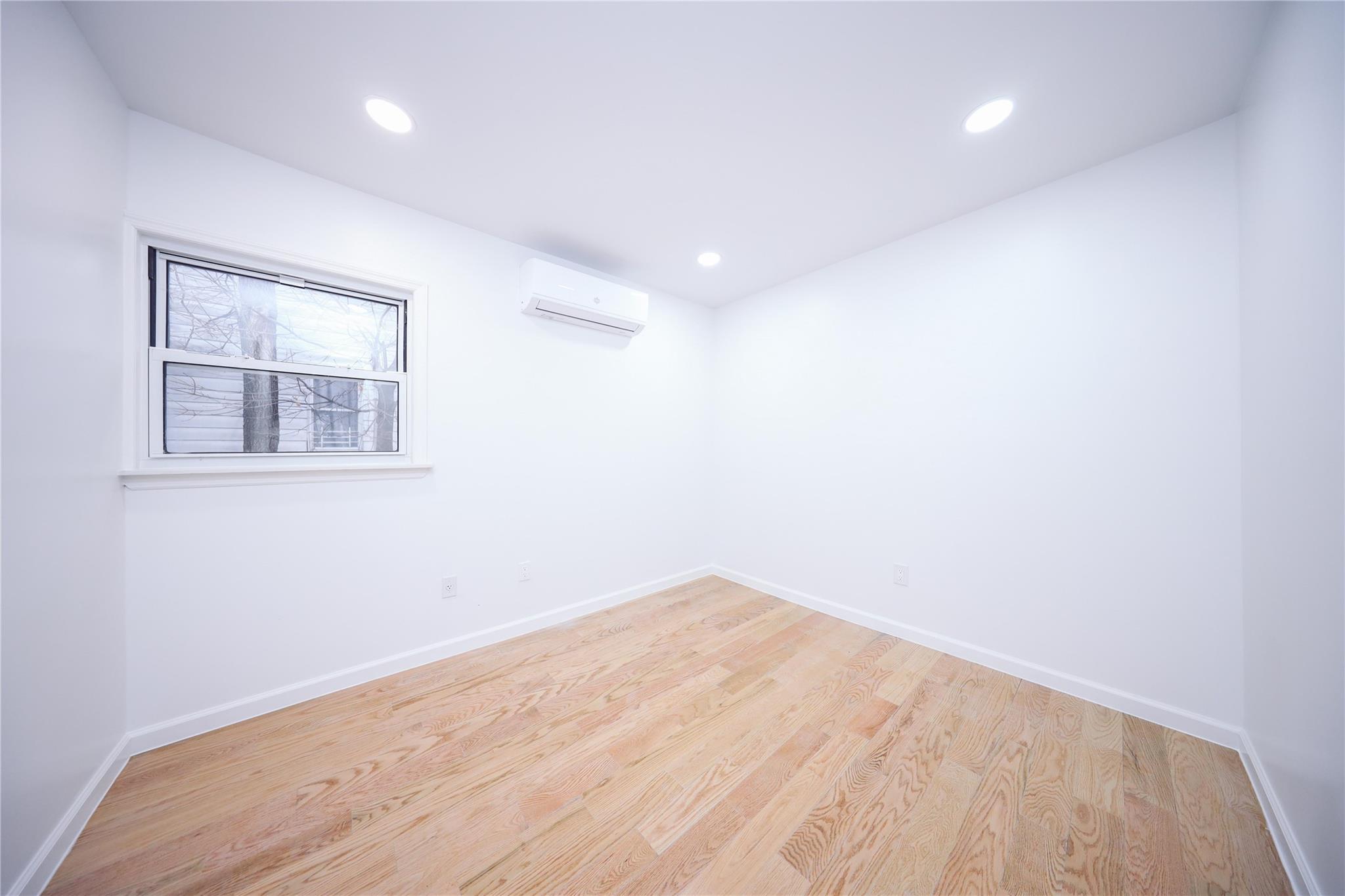84 Elm Street, Staten Island, NY 10310