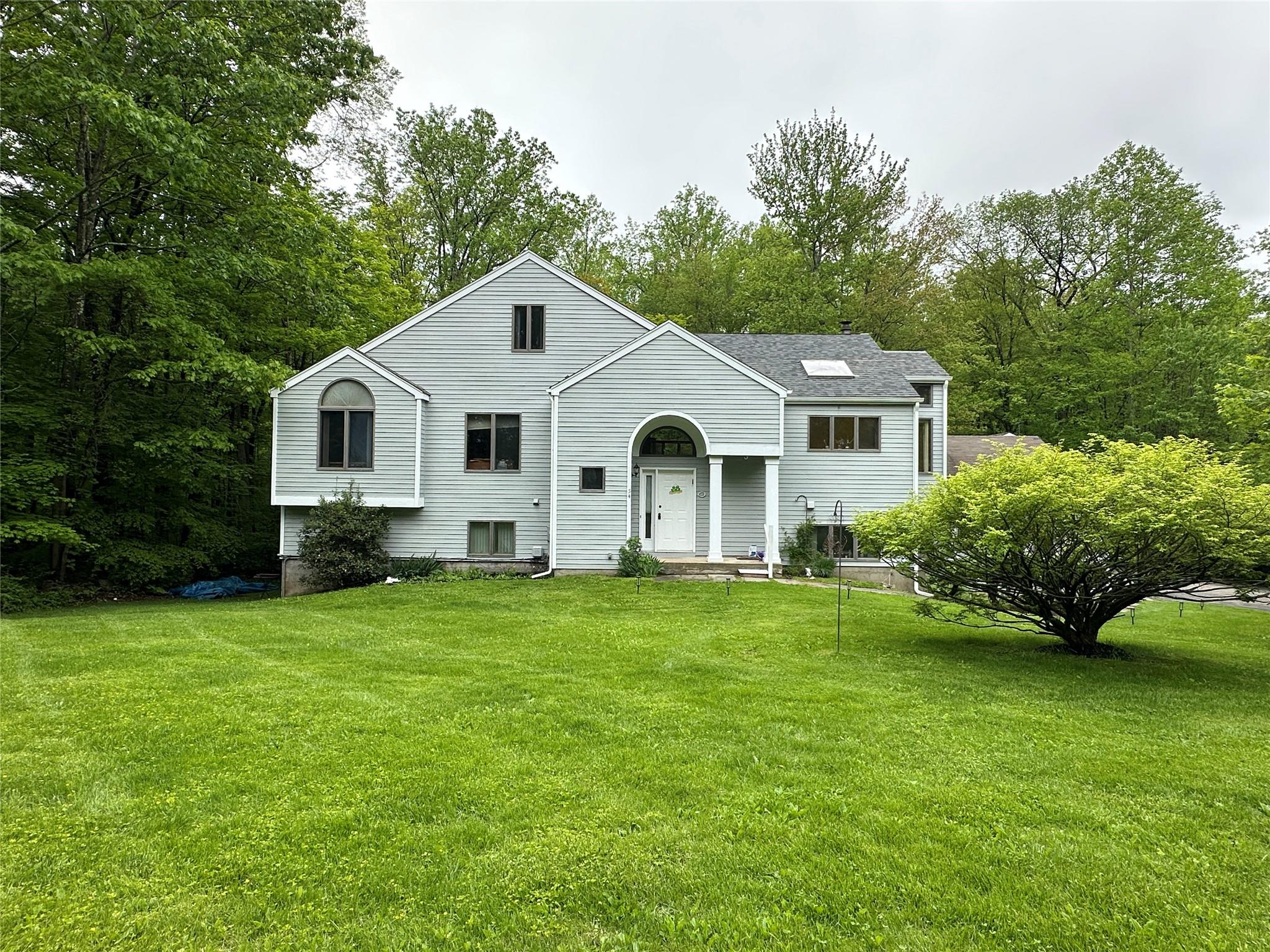 54 Stonewall Farm Road, Mahopac, NY 10541