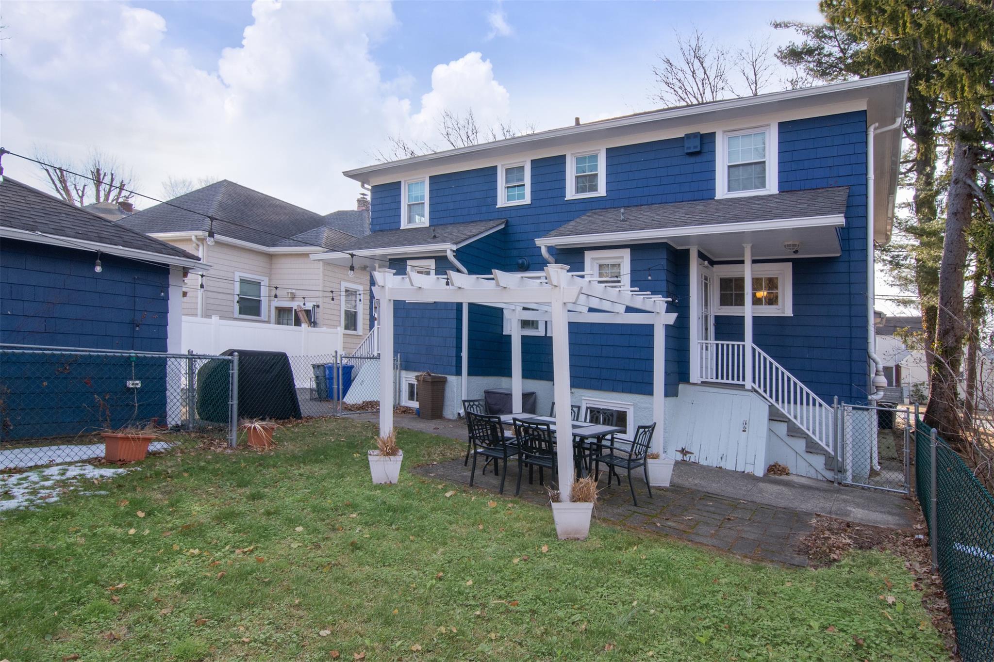460 Carol Place, Pelham, NY 10803