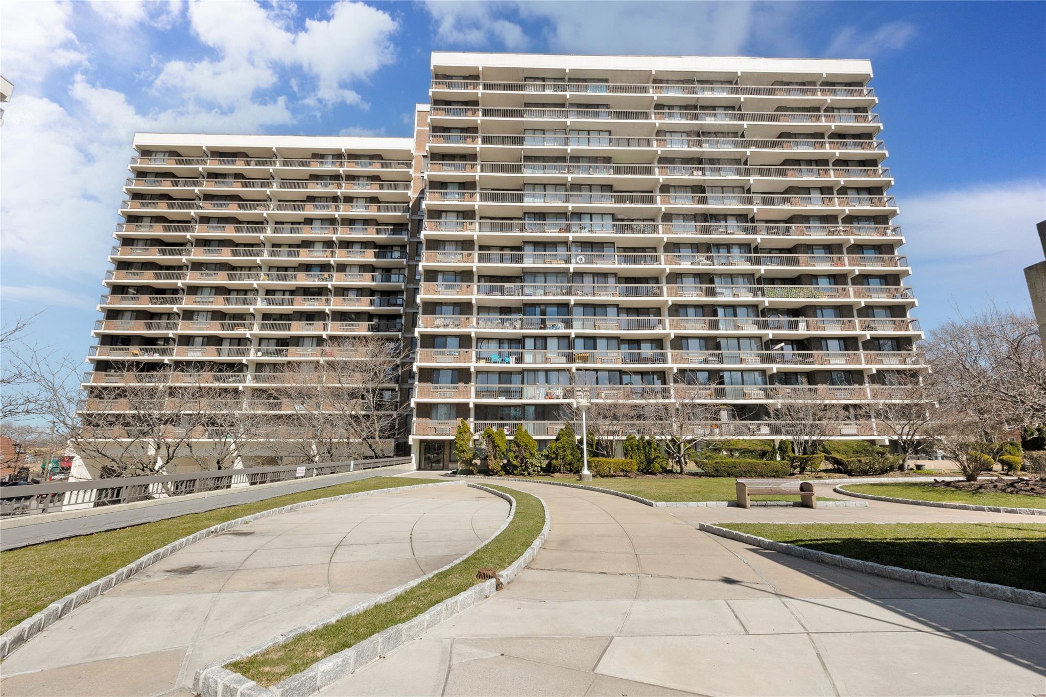 152-18 Union Turnpike # 5 G, Flushing, NY 11367