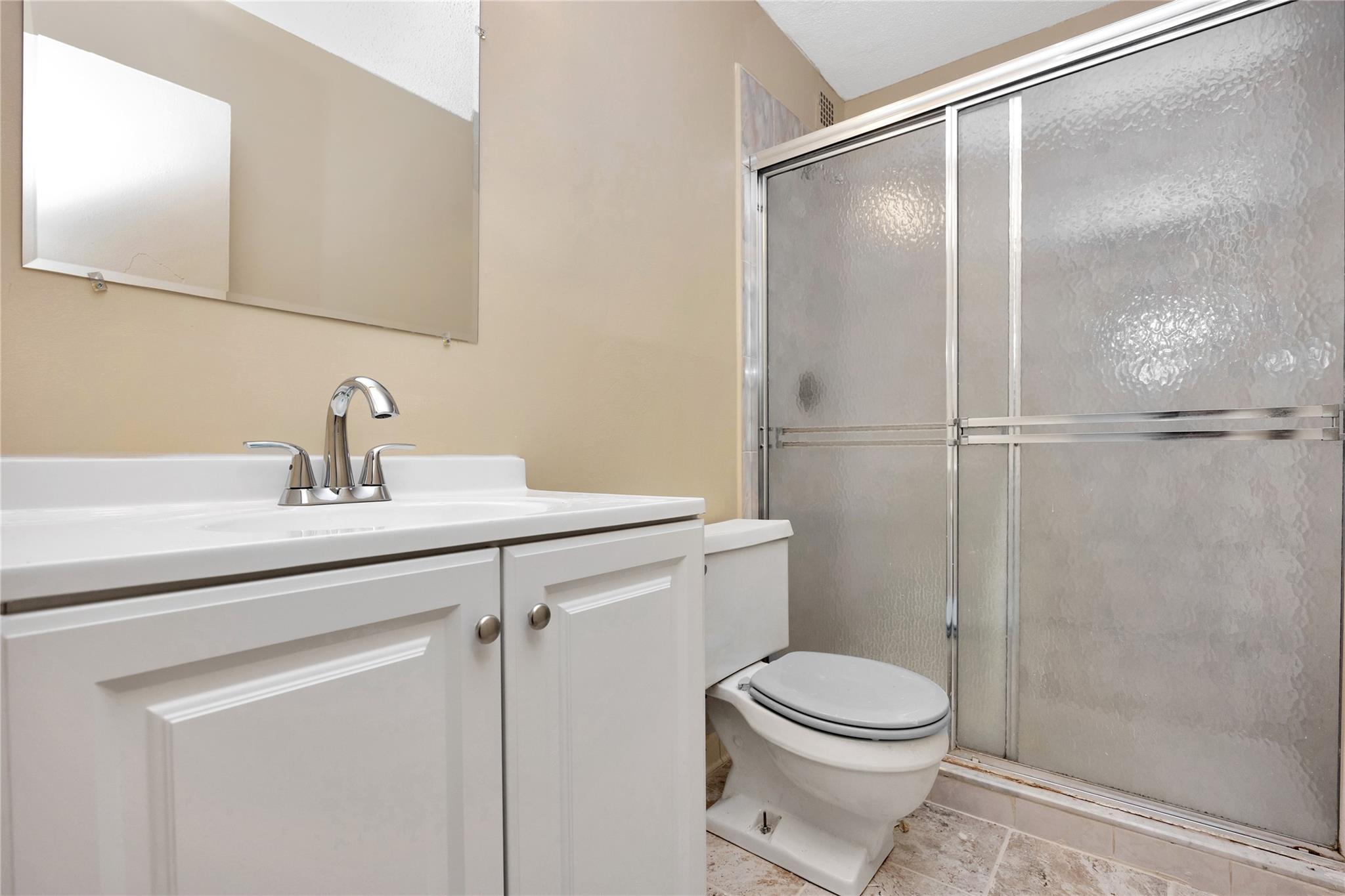 152-18 Union Turnpike # 5 G, Flushing, NY 11367