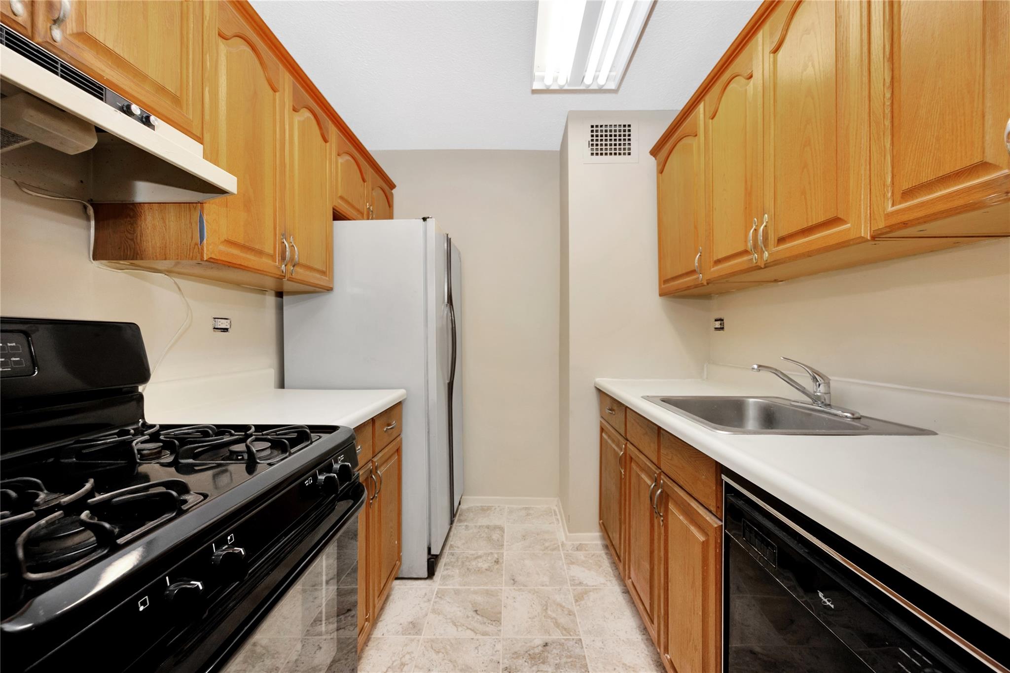 152-18 Union Turnpike # 5 G, Flushing, NY 11367