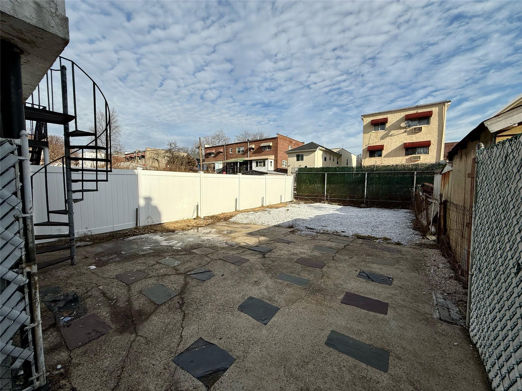 963 E 225th Street, Bronx, NY 10466