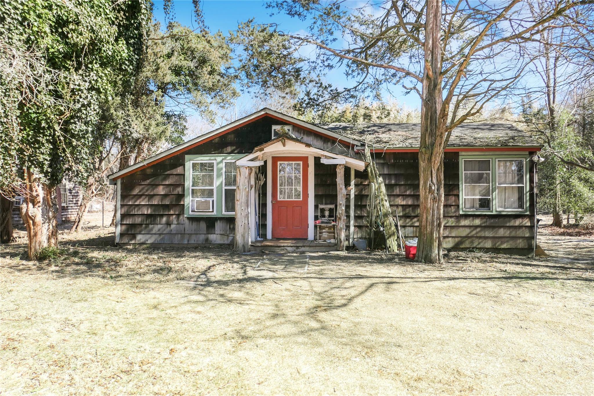 59 Burnett Lane, Brookhaven, NY 11719