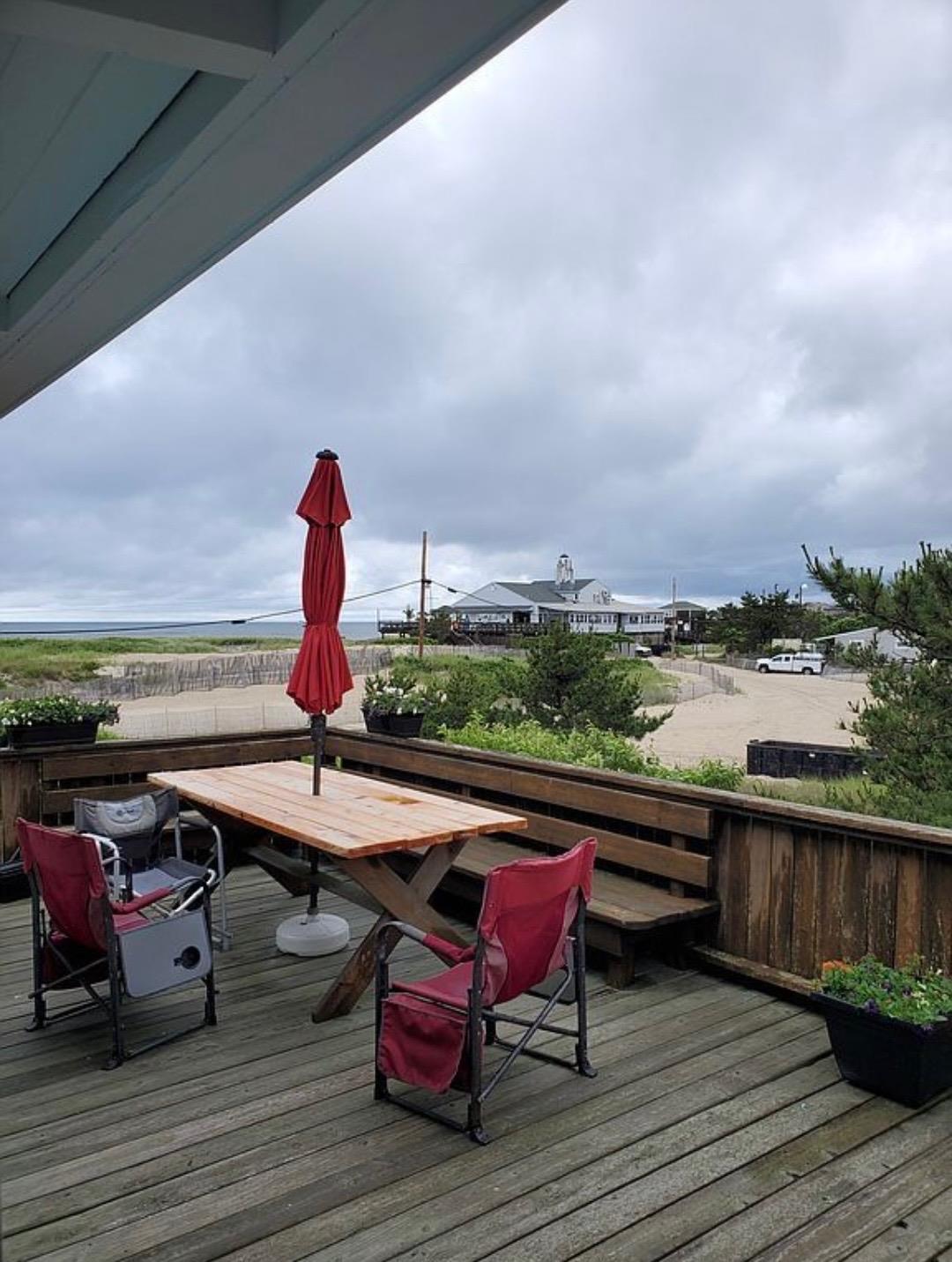 1 Spindrift Walk, Davis Park, NY 11772