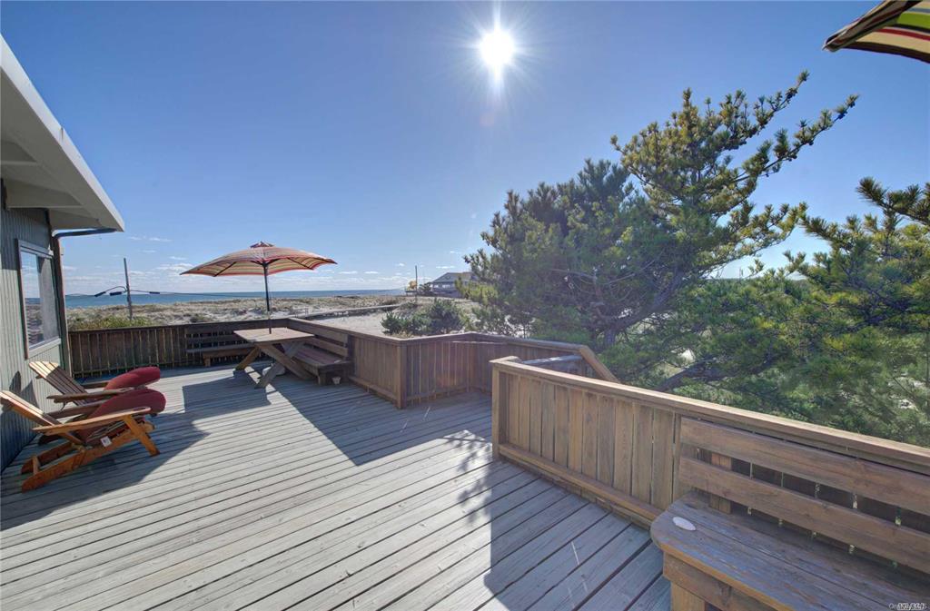 1 Spindrift Walk, Davis Park, NY 11772