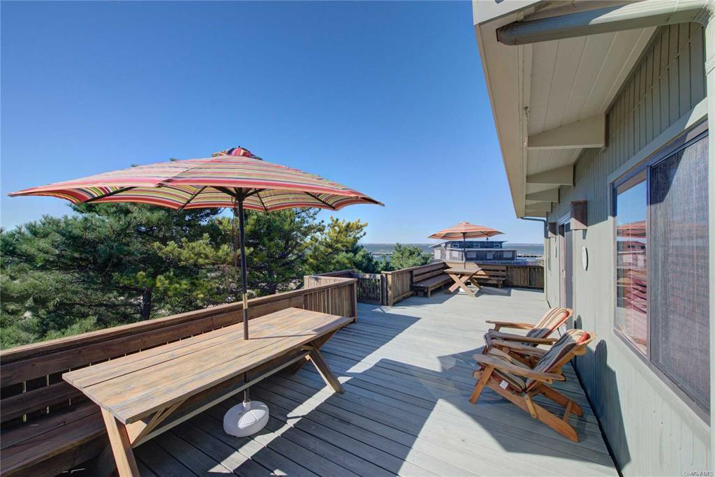 1 Spindrift Walk, Davis Park, NY 11772