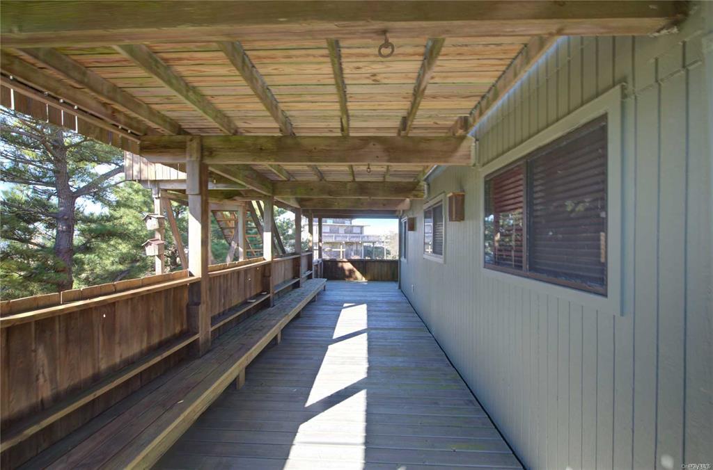 1 Spindrift Walk, Davis Park, NY 11772