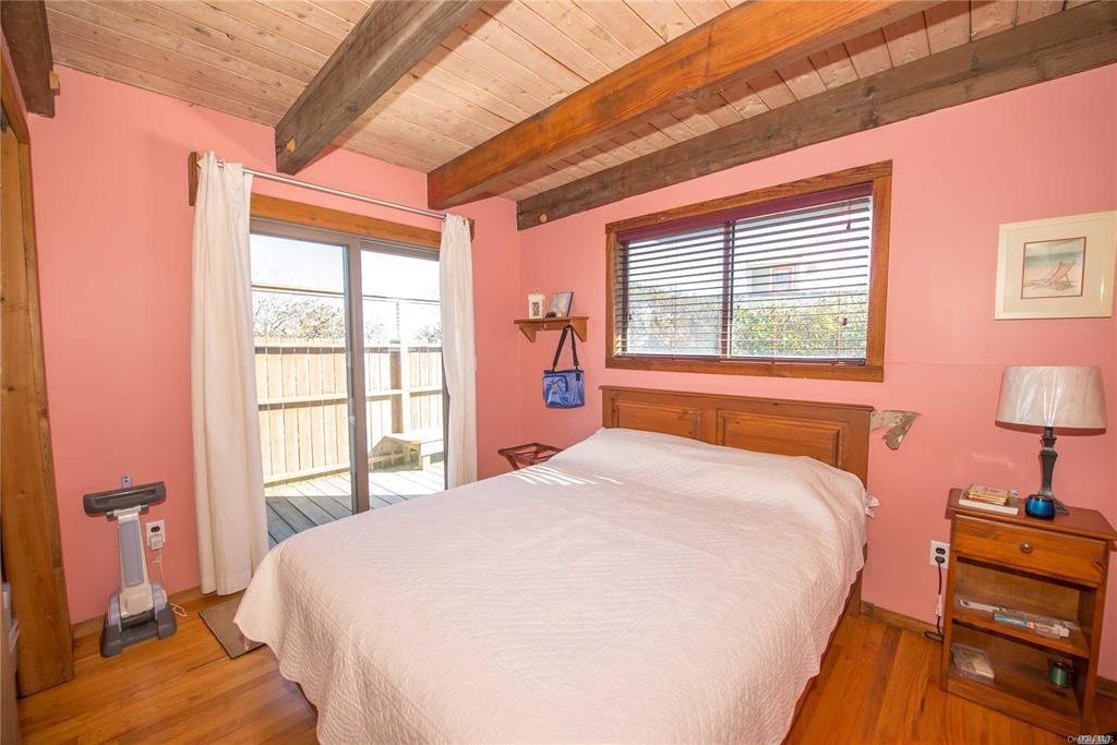 1 Spindrift Walk, Davis Park, NY 11772