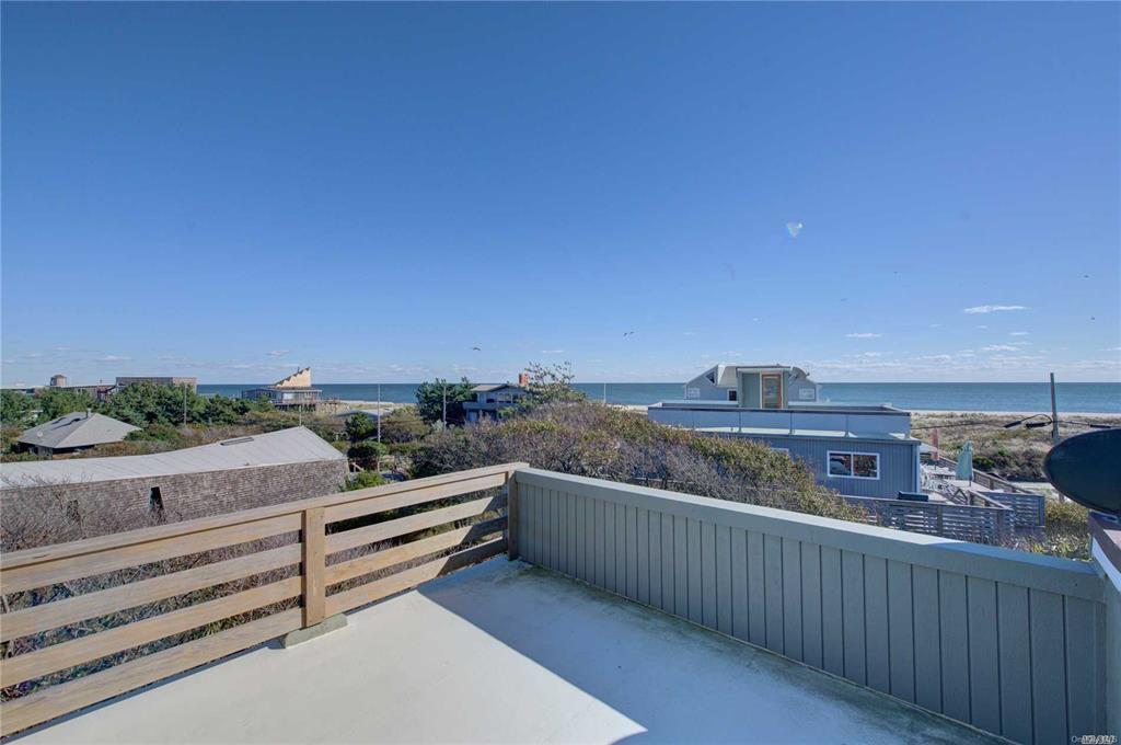 1 Spindrift Walk, Davis Park, NY 11772