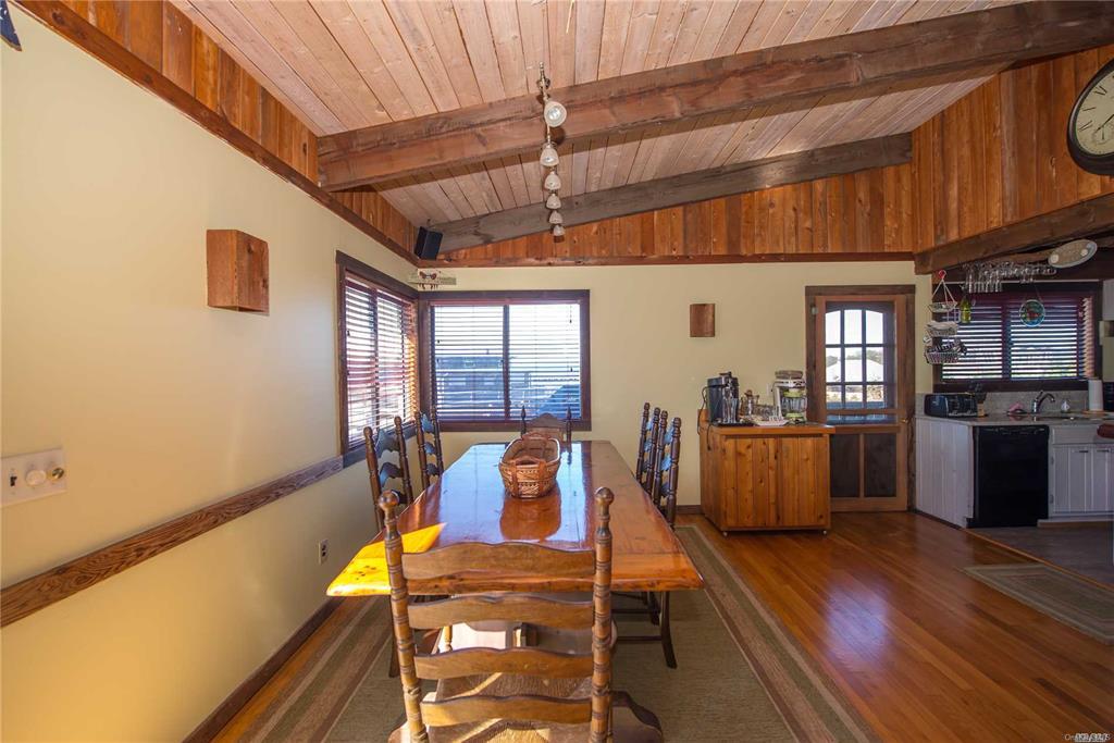 1 Spindrift Walk, Davis Park, NY 11772