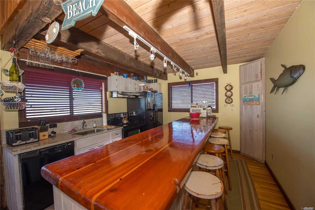 1 Spindrift Walk, Davis Park, NY 11772