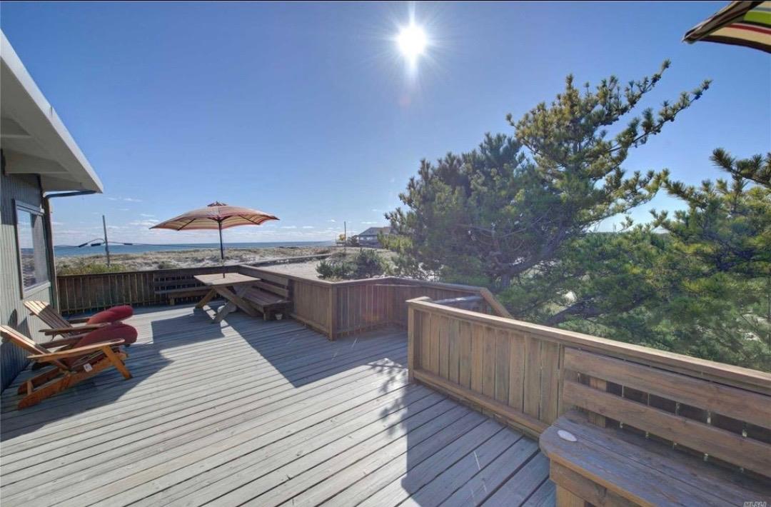 1 Spindrift Walk, Davis Park, NY 11772