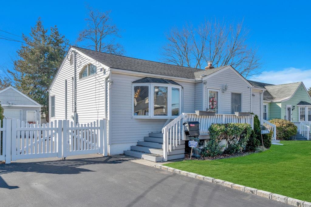 168 Arnold Avenue, West Babylon, NY 11704