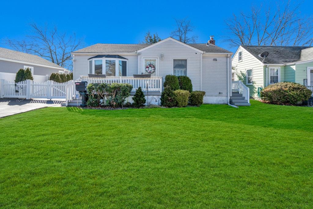 168 Arnold Avenue, West Babylon, NY 11704