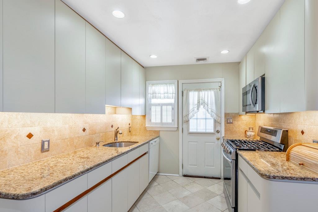 168 Arnold Avenue, West Babylon, NY 11704