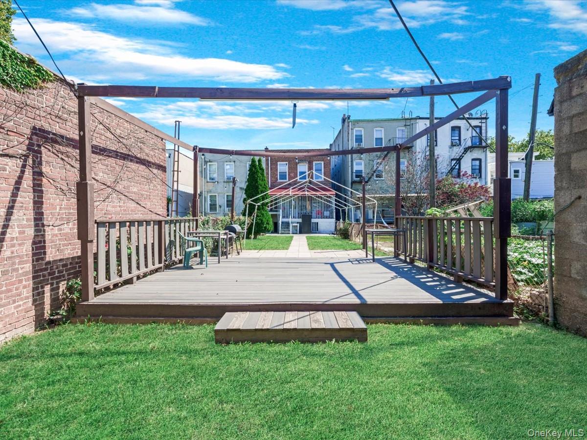 68 Norwood Avenue, Brooklyn, NY 11208