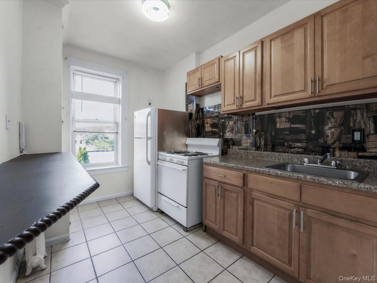 68 Norwood Avenue, Brooklyn, NY 11208